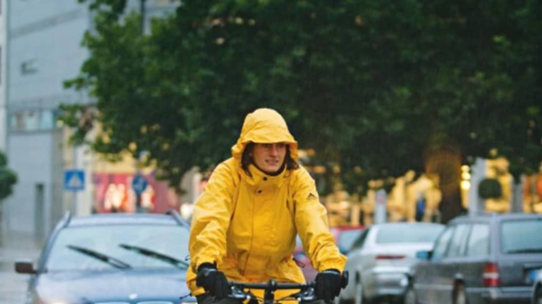 Wetterfeste Kleidung für Sport und Alltag