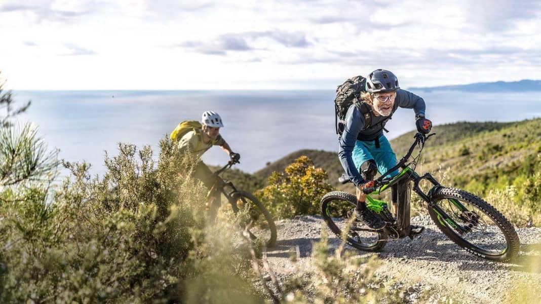 Für E-Einsteiger: 8 E-MTB Fullys im Vergleichstest