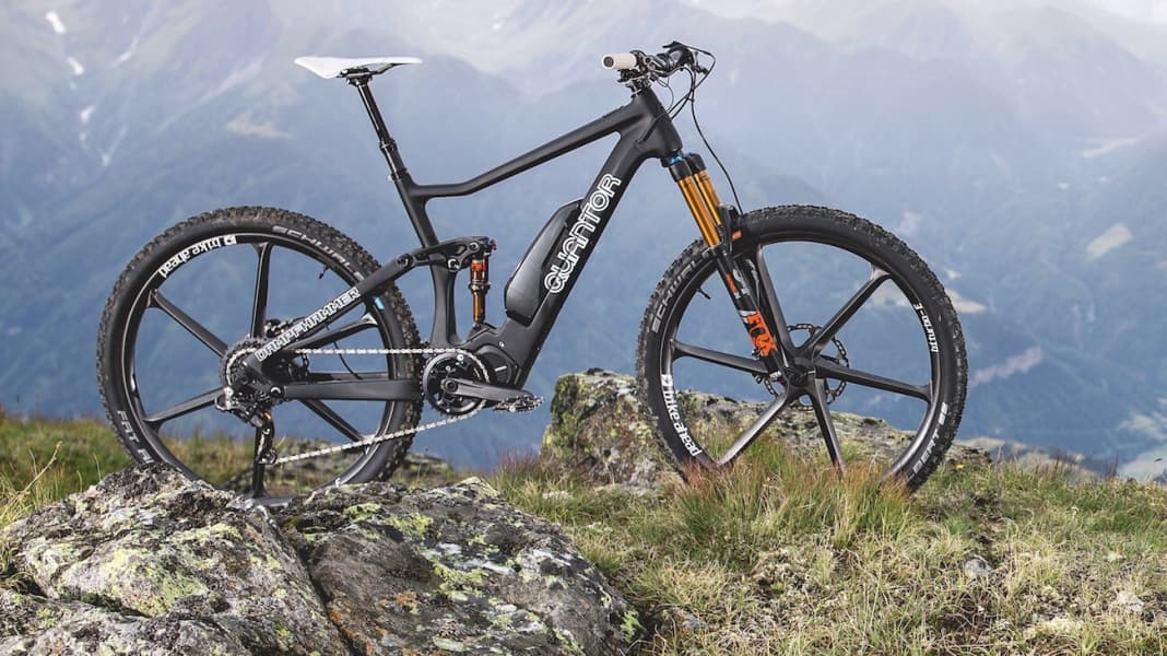 Rekord-E-Trailbike: Ist leichter besser?