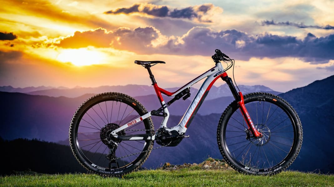 Commencal launcht Meta-Facelift mit intergriertem Akku