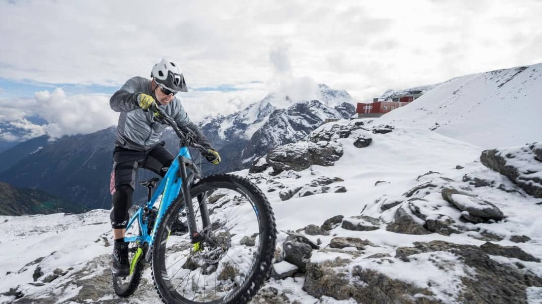 So haben Sie mit dem E-MTB auf der Piste die Kontrolle