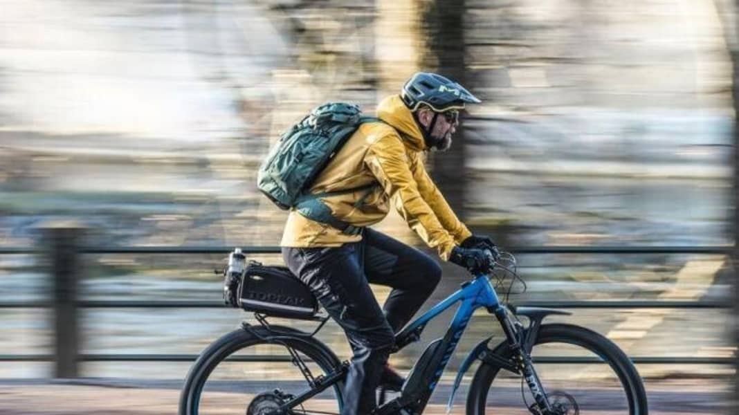 City-Einsatz: Schutzbleche und Gepäckträger fürs E-MTB