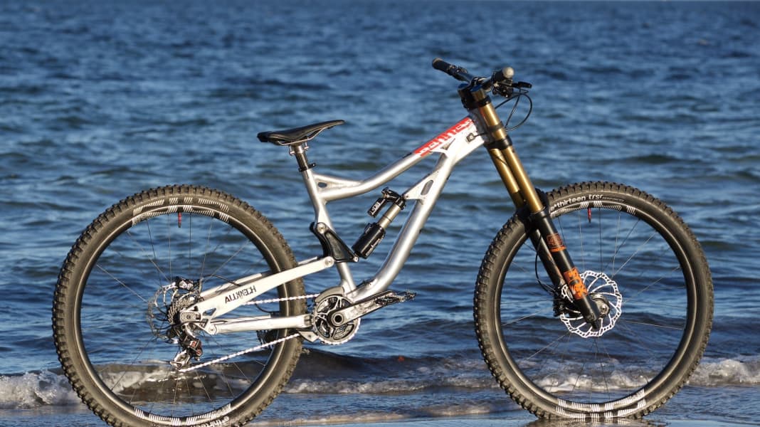 Auch das noch: Der erste 29 Zoll Downhiller…