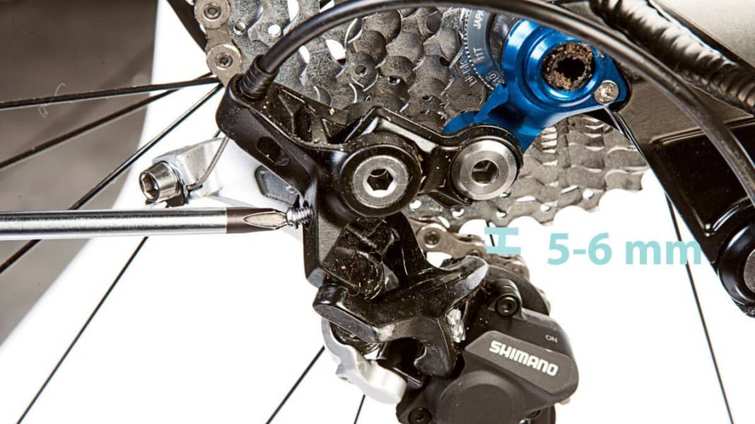 Shimano Schaltung einstellen Anleitung für Schaltwerk und Umwerfer BIKE