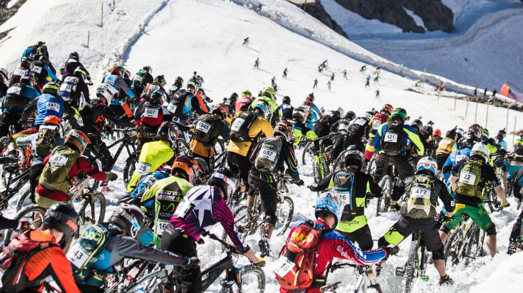Megavalanche: Legendärer 2600-hm-Downhill-Marathon