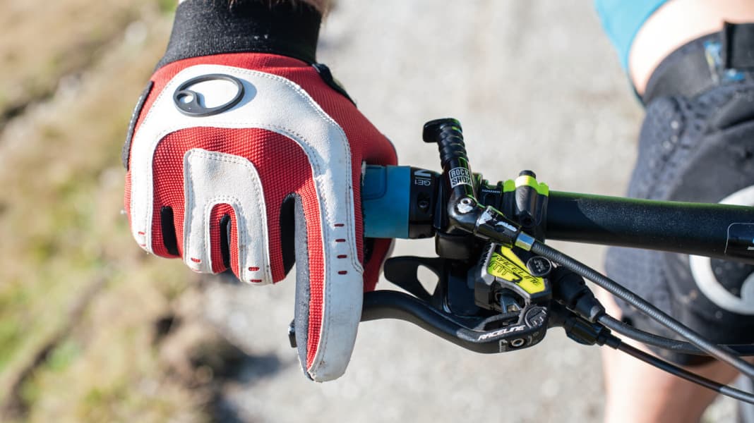 So mindern Sie Schmerzen an der Hand beim Biken