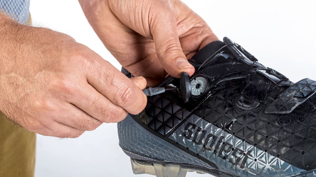 So halten Drehverschlüsse an MTB-Schuhen länger