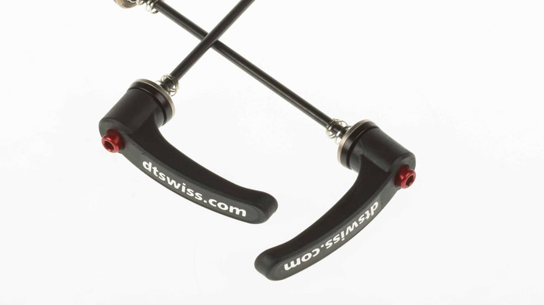 So schließen Sie Schnellspanner richtig