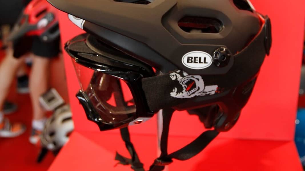 Bell Super: AM-Helm mit Kamera-Halterung