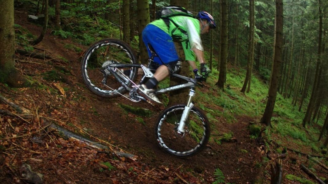 Die richtige Fahrtechnik auf MTB-Trails