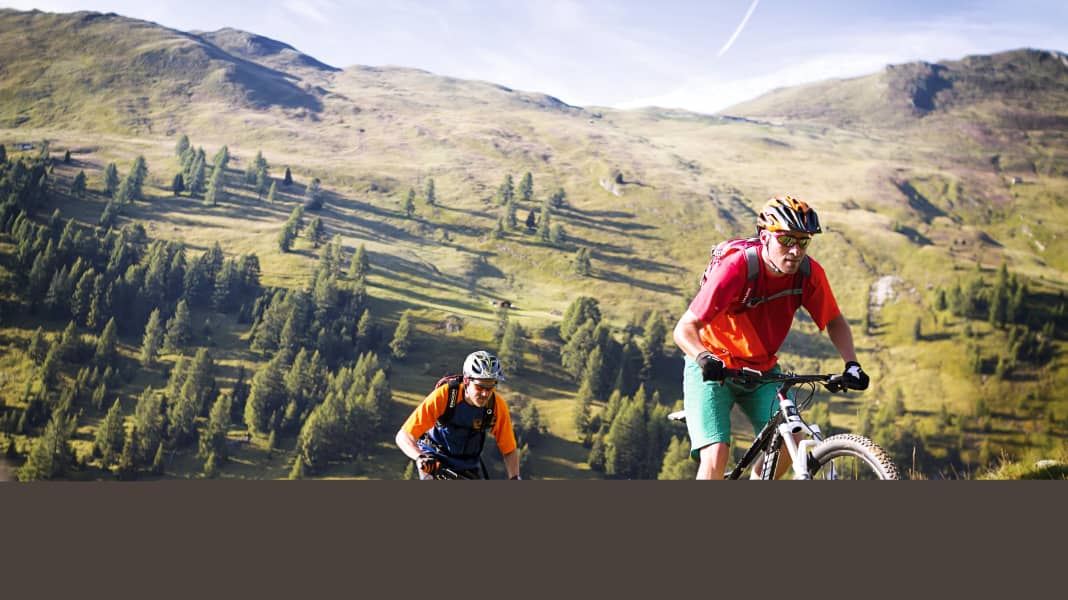 Acht Touren-Fullys mit 120 mm Federweg im Vergleich