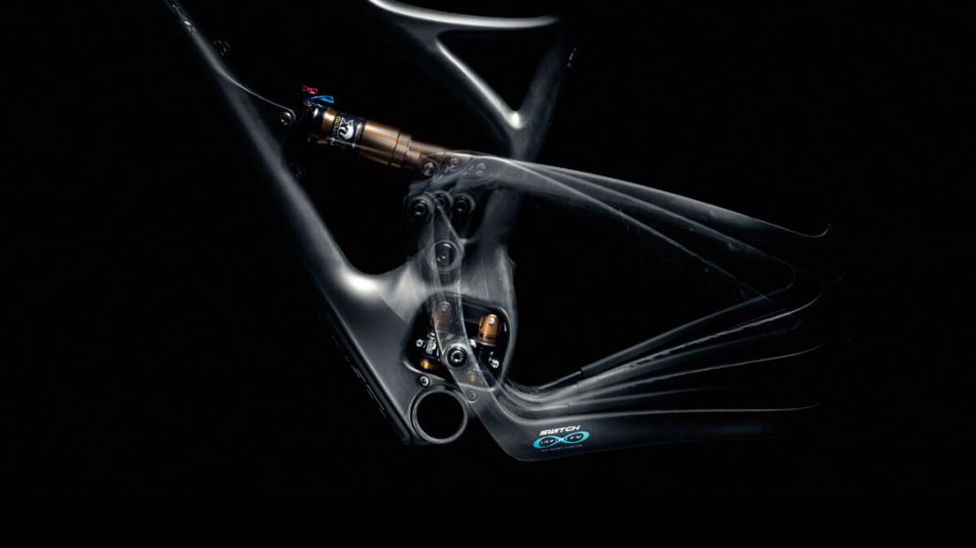 5 MTB-Fahrwerkskonzepte im Test