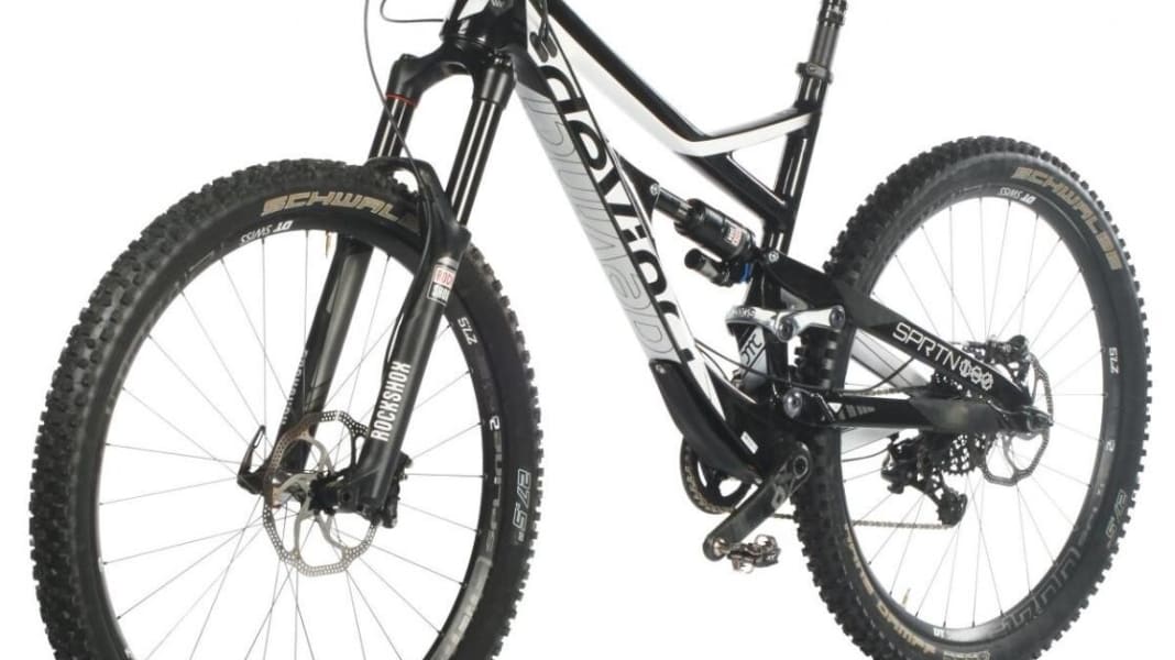 Das Enduro Devinci Spartan Carbon im BIKE Test BIKE
