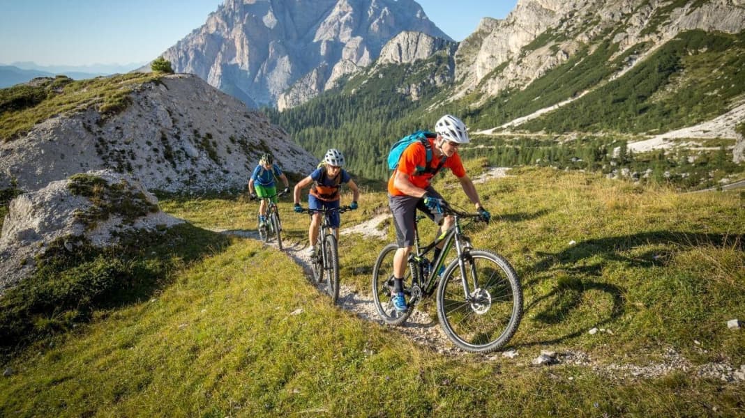 5 TourenFullys unter 2000 Euro im Test BIKE