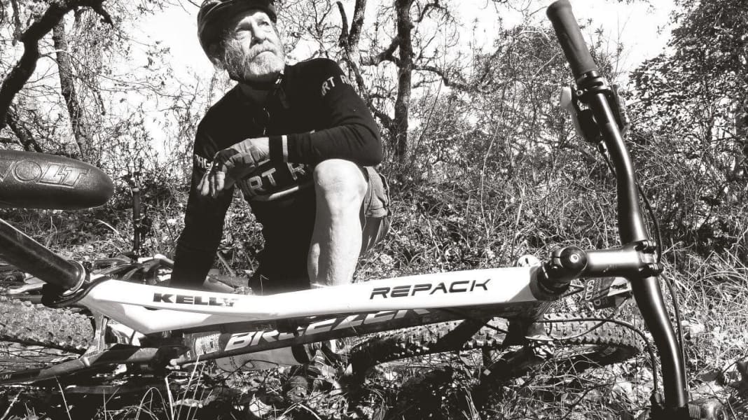 Der Anführer des Mountainbikens