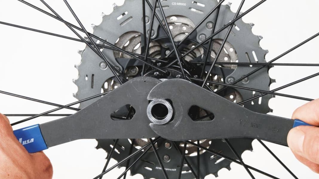 MTB: Naben-Lagerspiel einstellen