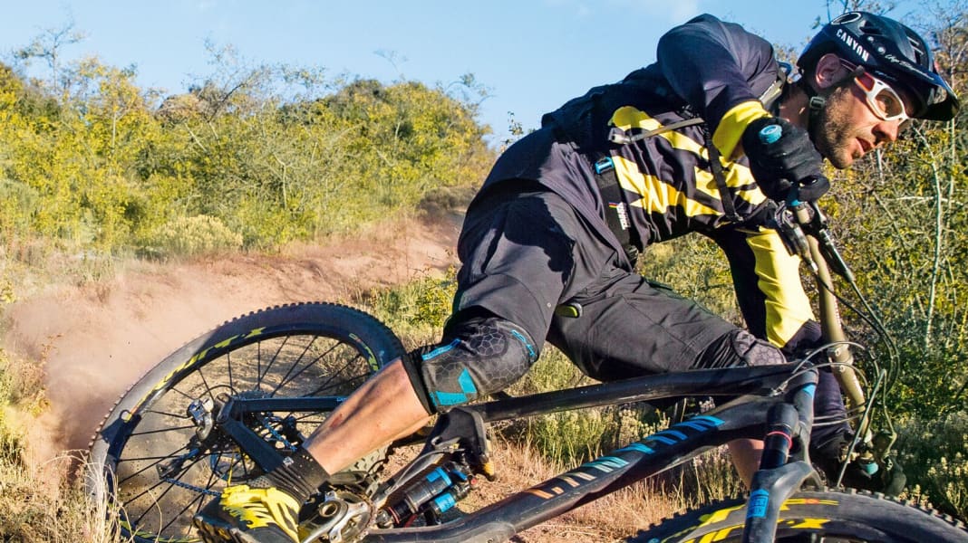 12 Schuhe für Touren-Biker im großen BIKE-Test