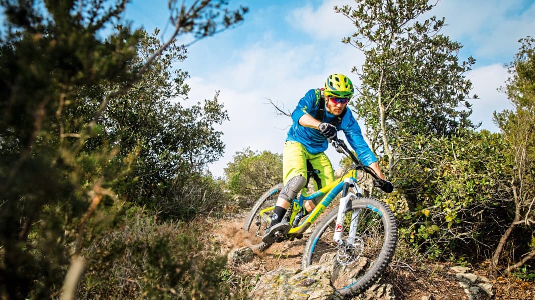 12 Federgabeln für All Mountain und Enduro im BIKE-Test