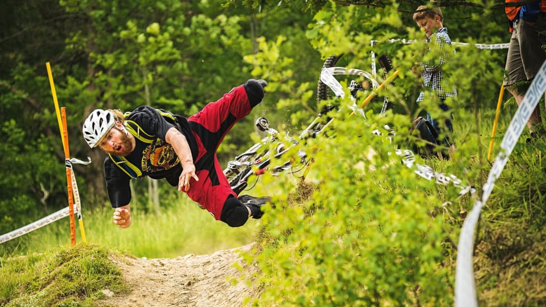 Aufprallschutz: 5 MTB Knieprotektoren im Test