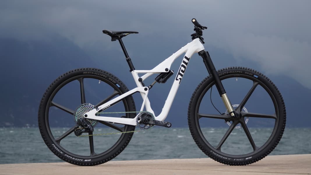 Stoll-Studie mit unsichtbaren Bremsleitungen