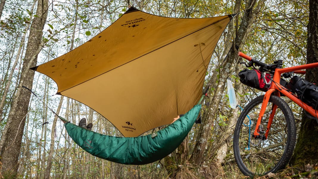 Locker abhängen im Bike-Camp
