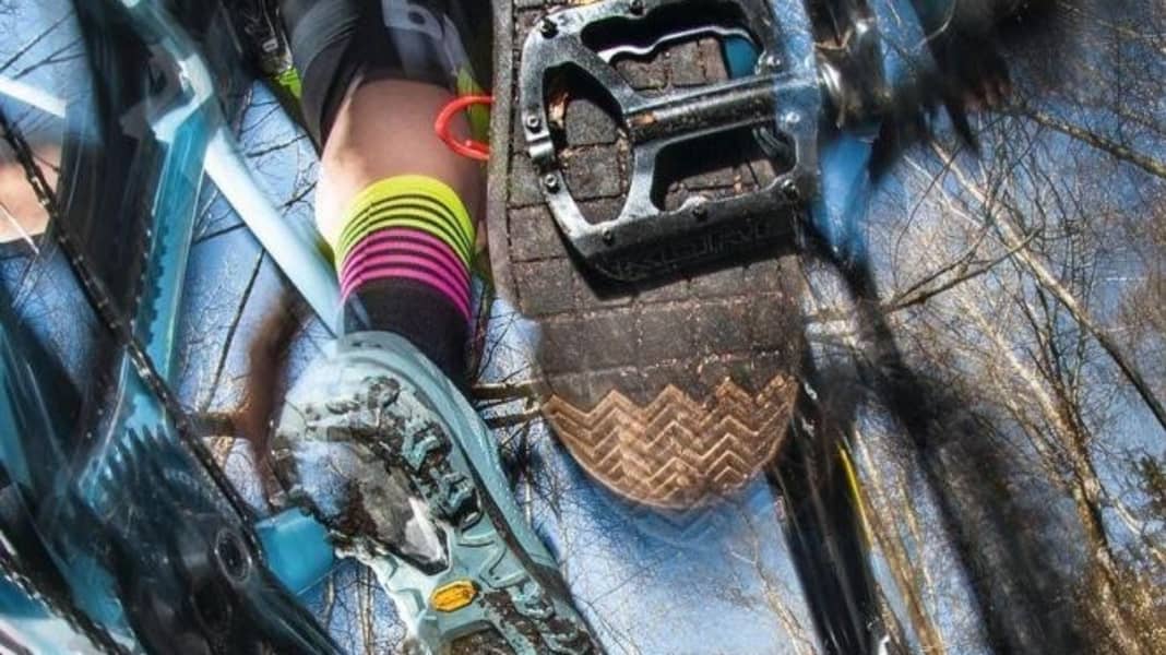 20 MTB-Tourenschuhe: Was ist besser? Klick oder Flat?