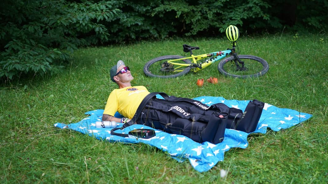 Immer locker bleiben mit der Akku-Massage-Hose