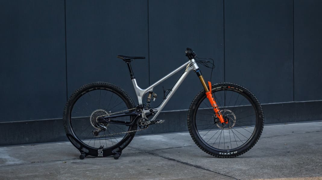 Kunstwerk: Custom-Bike Actofive P-Train