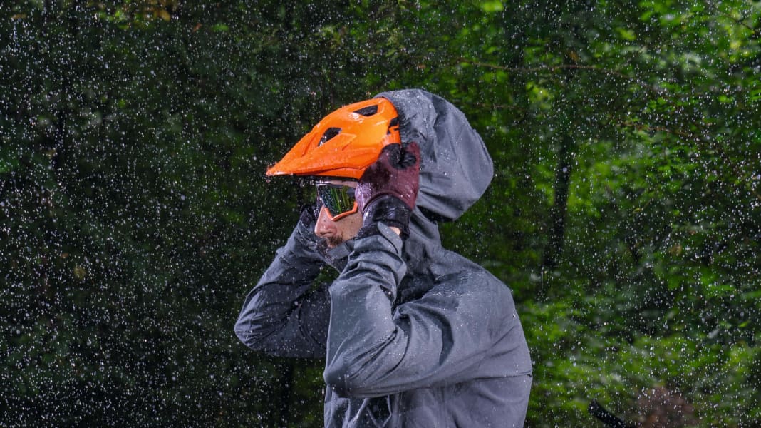 5 MTB-Regenjacken im Praxistest