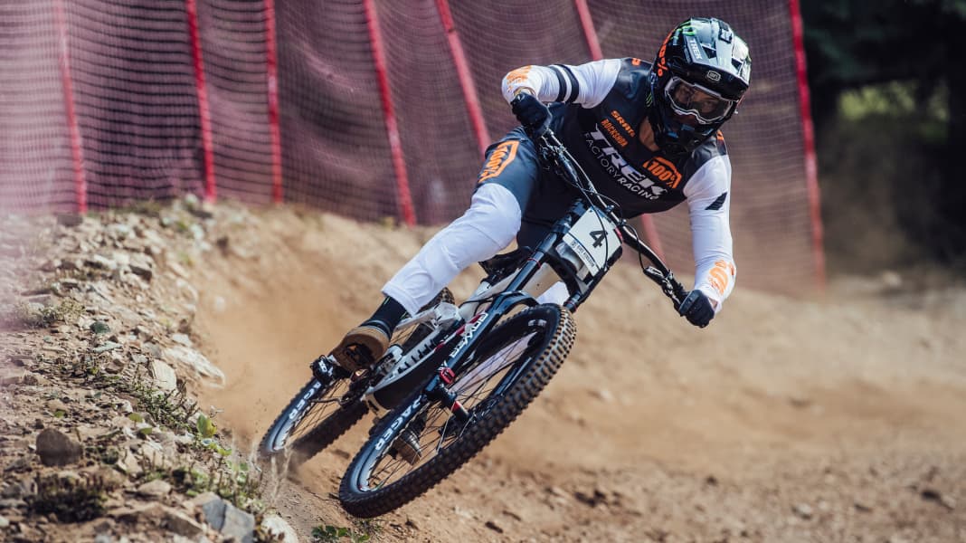 Myriam Nicole und Loris Vergier dominieren Downhill-Worldcup