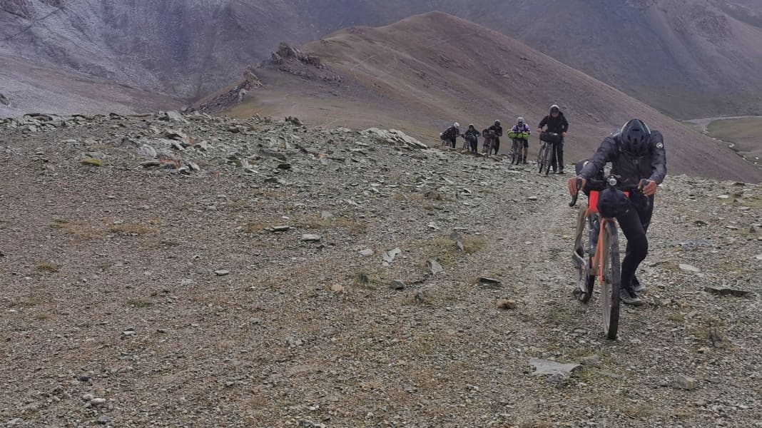 Unsupported durchs kirgisische Tian-Shan-Gebirge