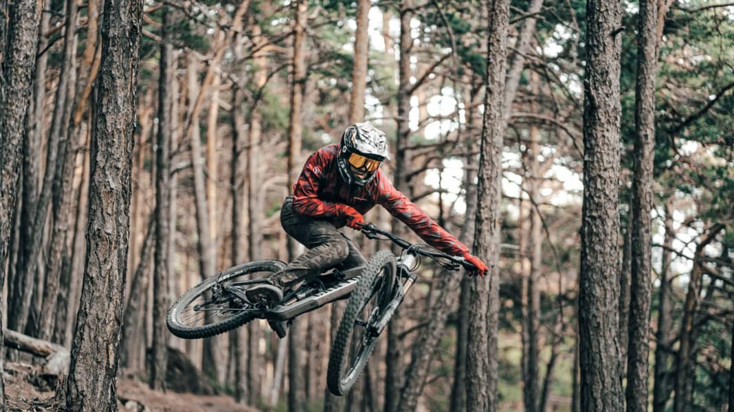 Soooo Enduro: Canyon Strive CFR im Test
