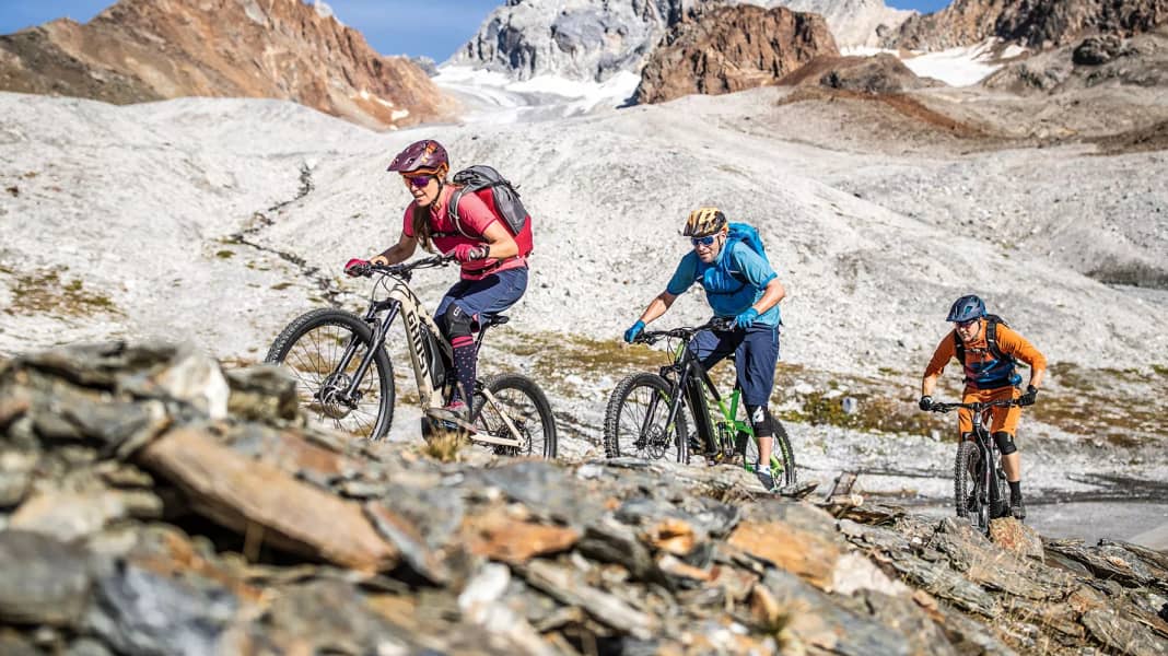 Schmerzen beim E-Biken? So kommen Sie gut durch die Saison!