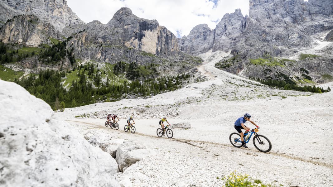 MTB-Alpenüberquerung mit Startnummer: Kult-Rennen Maxxis BIKE Transalp