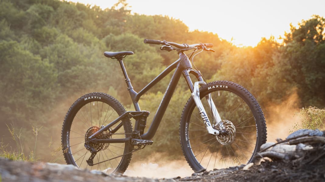 Neuheiten 2023: Alu-Fullys Radon Skeen AL & Slide Trail AL
