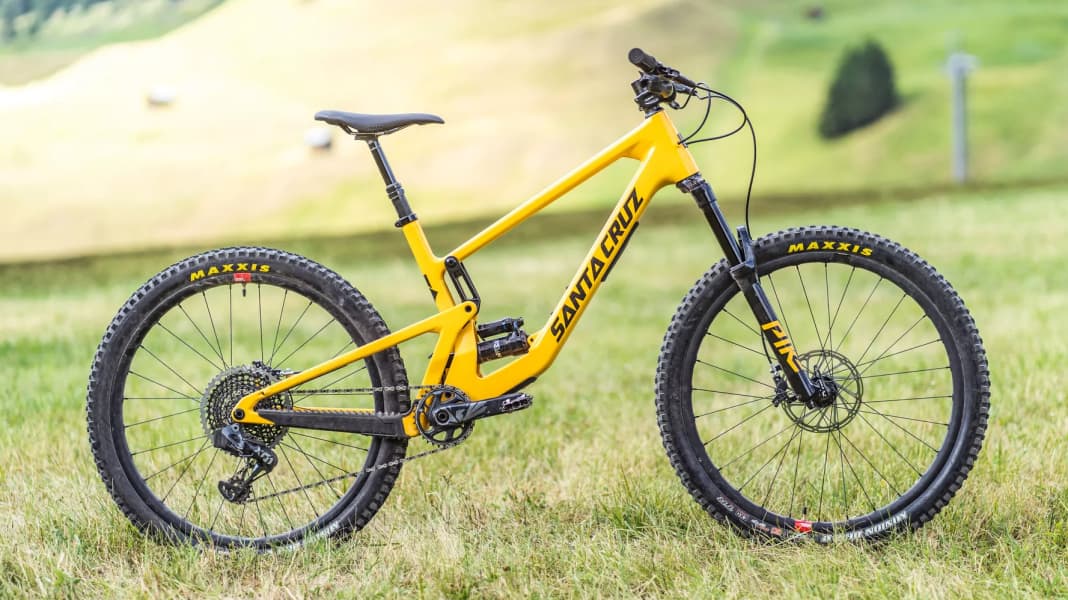 Test Trailbikes 2023: Santa Cruz 5010 X01 AXS RSV