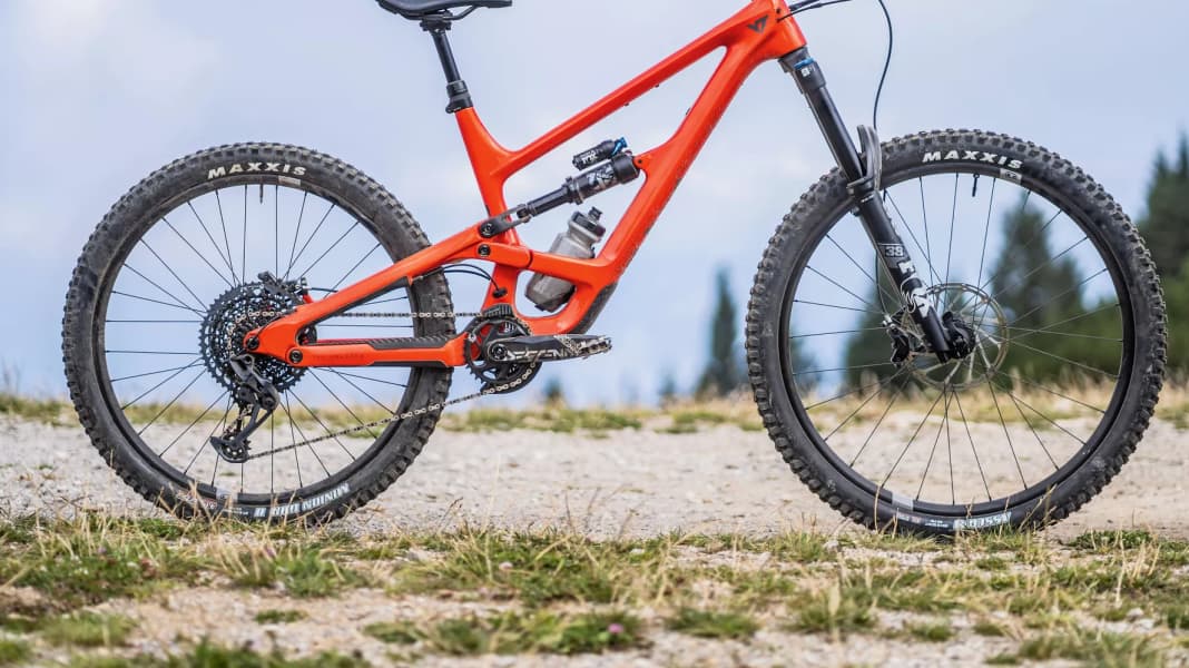 Test Bestseller Bikes 2023 Enduro YT Capra MX Core 3 BIKE