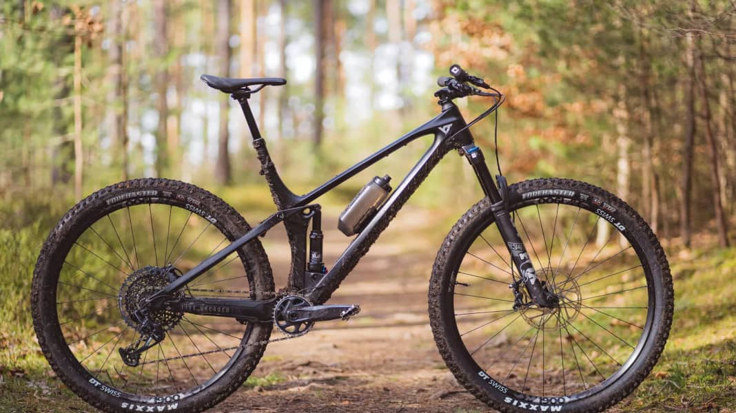 Das Chamaleon unter den Trailbikes YT Izzo im Dauertest BIKE
