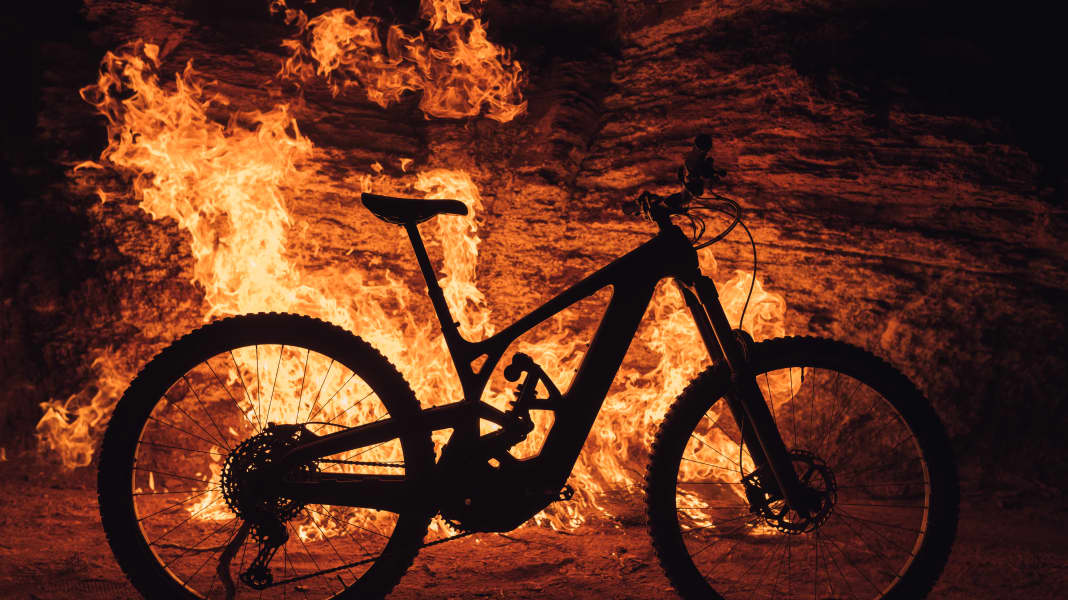 Premiere des Bösen: E-Bike Evil Epocalypse