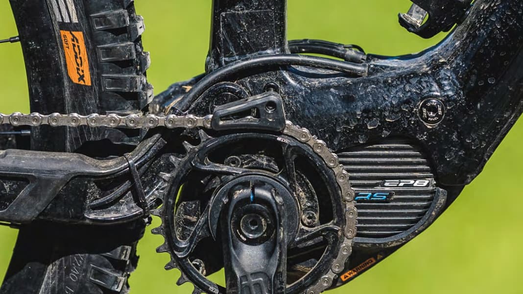 Light E Bike Motor Orbea EP8 RS Shimano im Test BIKE