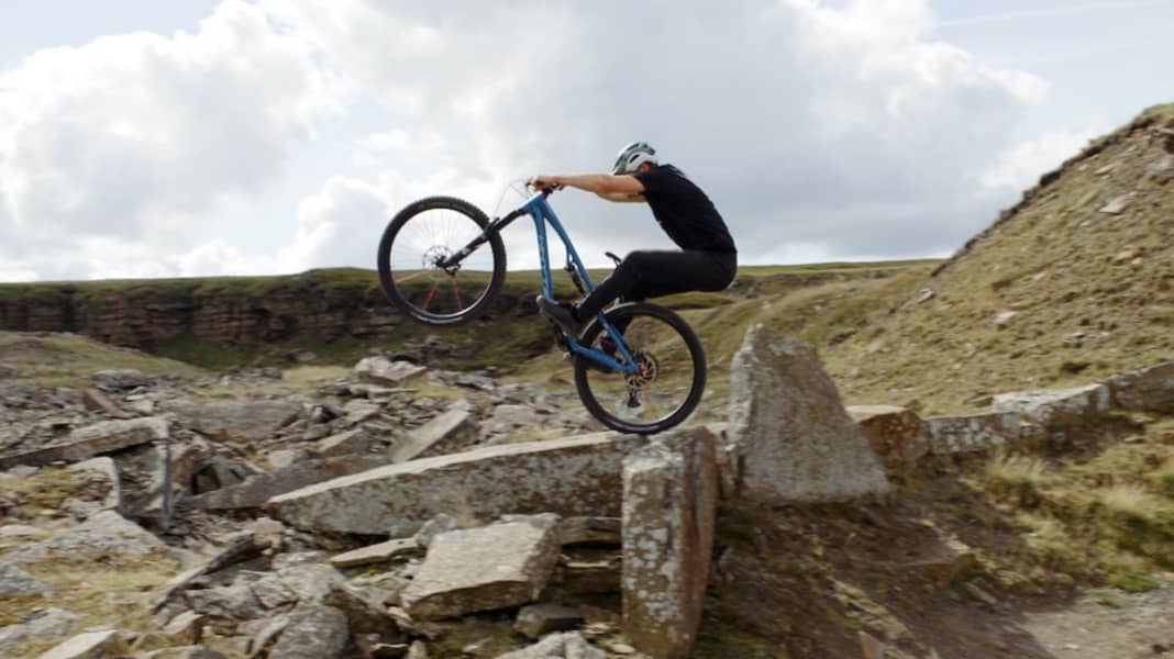 Video: Der vielleicht kompletteste Mountainbiker in “Remnants”