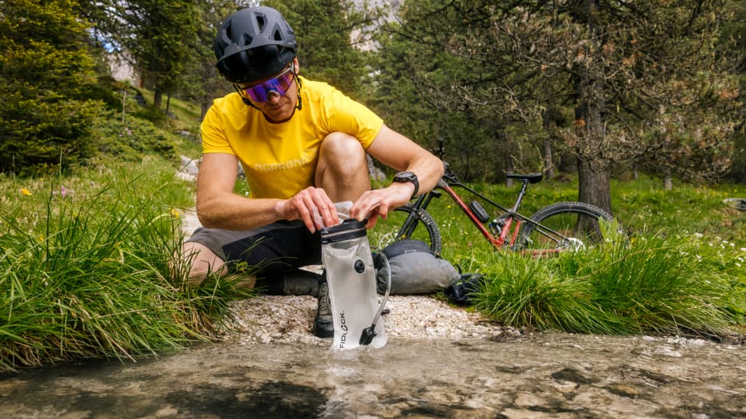 Trinkblase mit Magnetverschluss: Das Fidlock Hermetic Trinksystem im Test