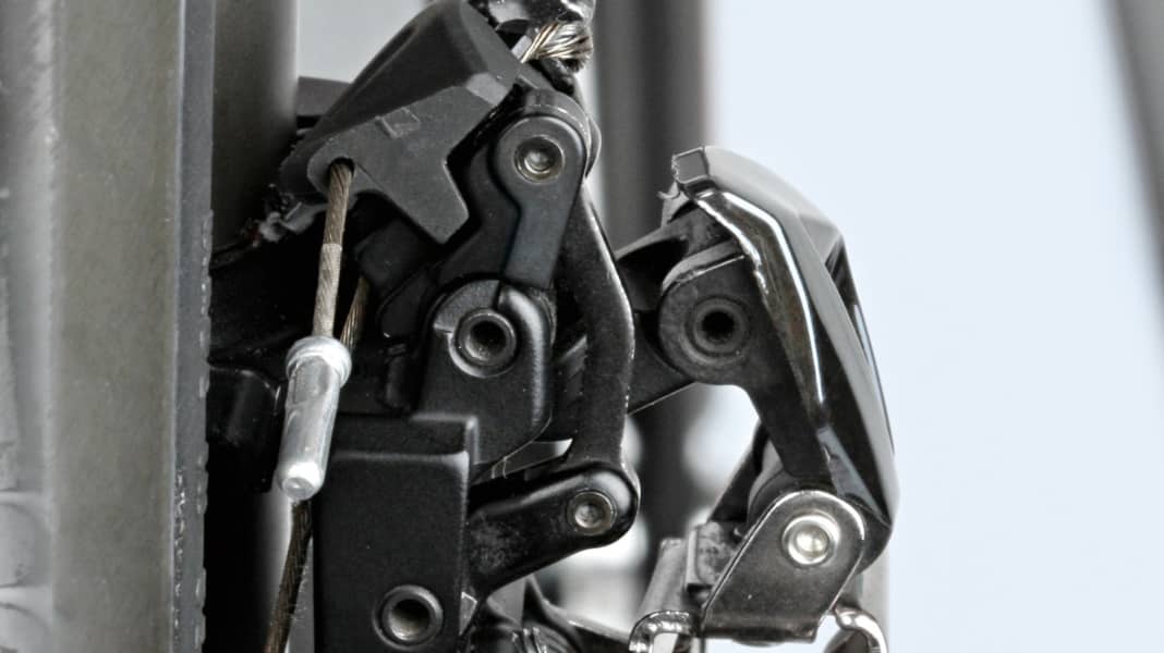 Rennrad-Werkstatt: Shimano Umwerfer justieren - So justieren Sie Shimano Ultegra- und 105er-Umwerfer