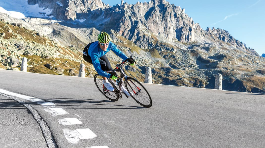 Abfahrtstechnik: So fahren Sie schnell und sicher bergab