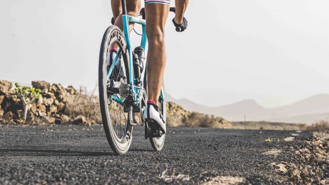 Kaufberatung: Frauen-Rennräder - Fragen, die sich Radsportlerinnen vor dem Rad-Kauf stellen sollten
