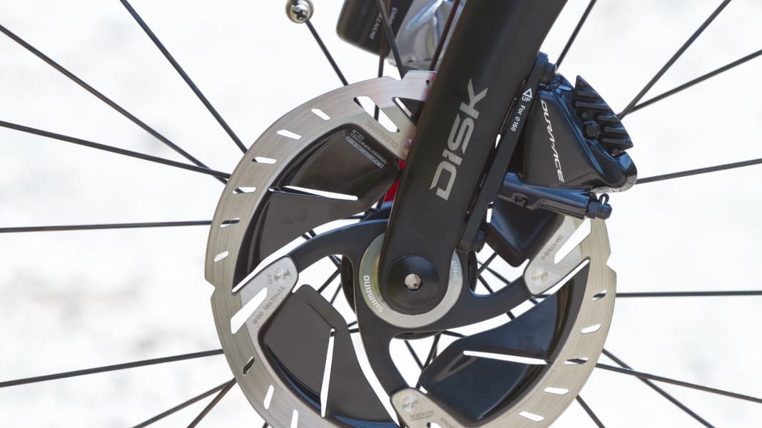 Die Rennrad-Scheibenbremse der Shimano Dura-Ace im Härtetest