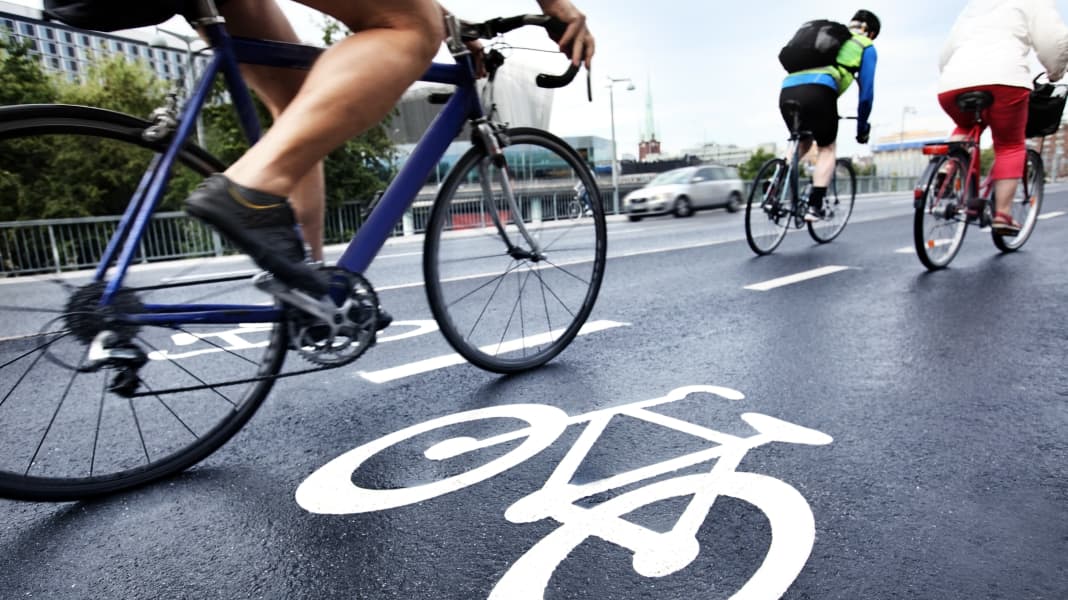 StVO: Rechte, Regeln und Pflichten beim Rennradfahren in Deutschland