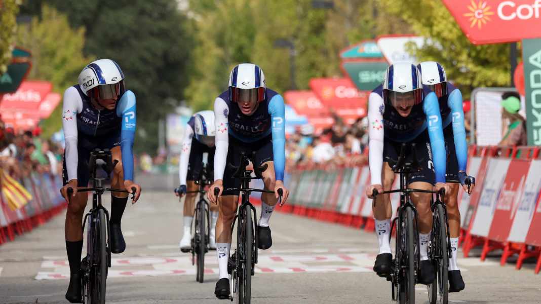 Mannschaftszeitfahren bei der Vuelta: Demonstranten mit gefährlicher Blockade