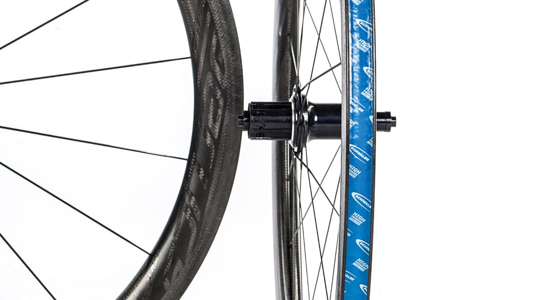 Test 2018: Carbon-Laufrad BC Flechtwerg 45 Evo - Flechtwerk Aero-Laufrad im Dauertest