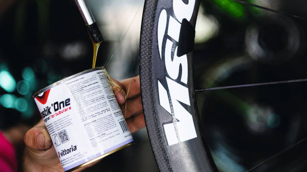 Ausgeklebt! Abschied vom Schlauchreifen